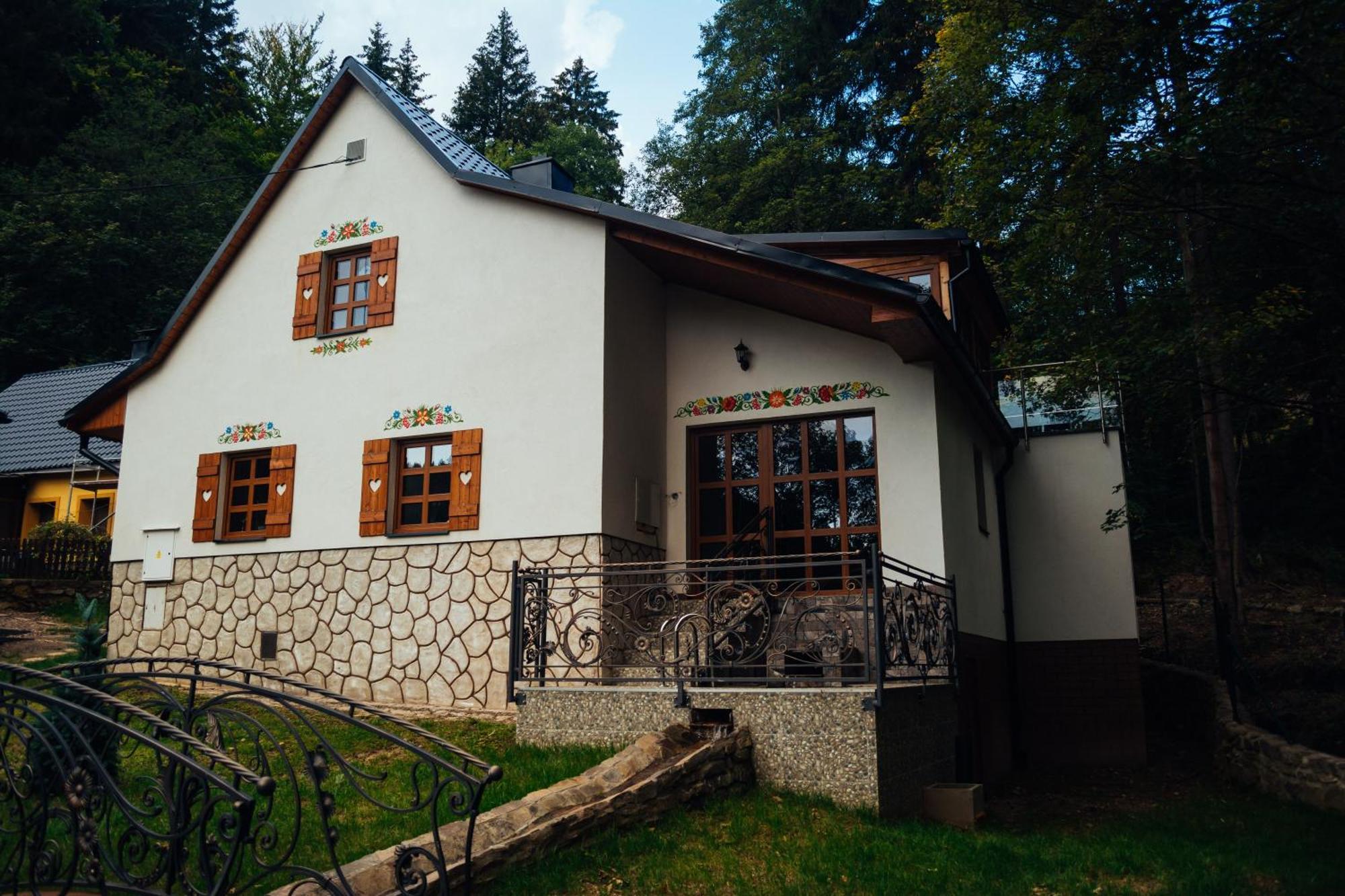 Chata Pohadka- "Lesni Udoli" Perštejn Esterno foto